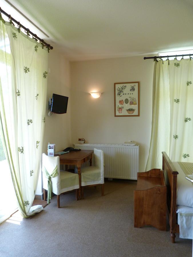 Hotel La Terrasse Marnand 部屋 写真